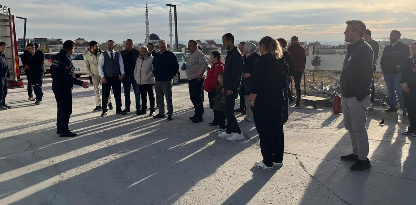 Karamanda Dis Hastanesinde Acil Durum Ve Afet Yonetim Egitimi2