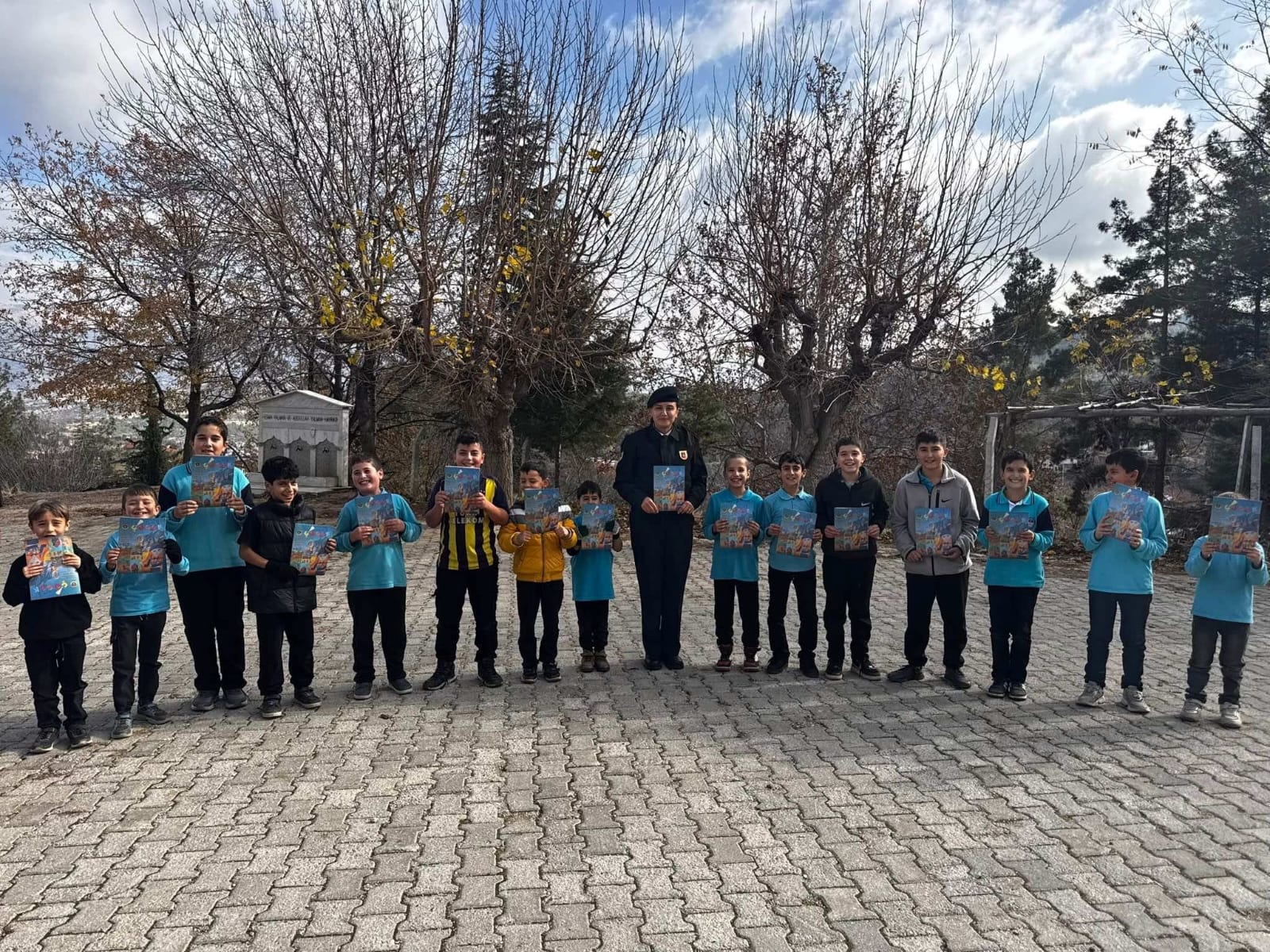 Karamanda Jandarma 11 Gunde Yuzlerce Kadin Ve Cocugu Bilgilendirdi (2)