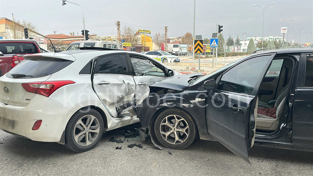 Karamanda O Kavsakta Carpistilar0