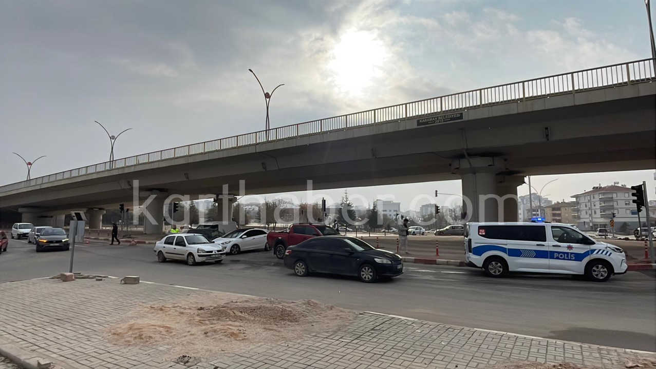 Karamanda O Kavsakta Carpistilar2