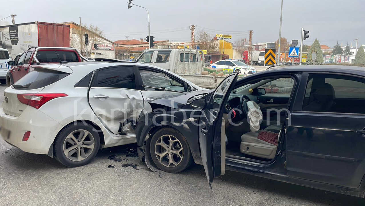 Karamanda O Kavsakta Carpistilar8