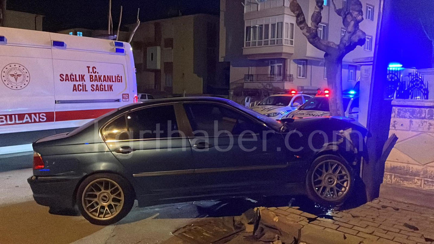 Karamanda Otomobiller Carpisti 5 Yarali7