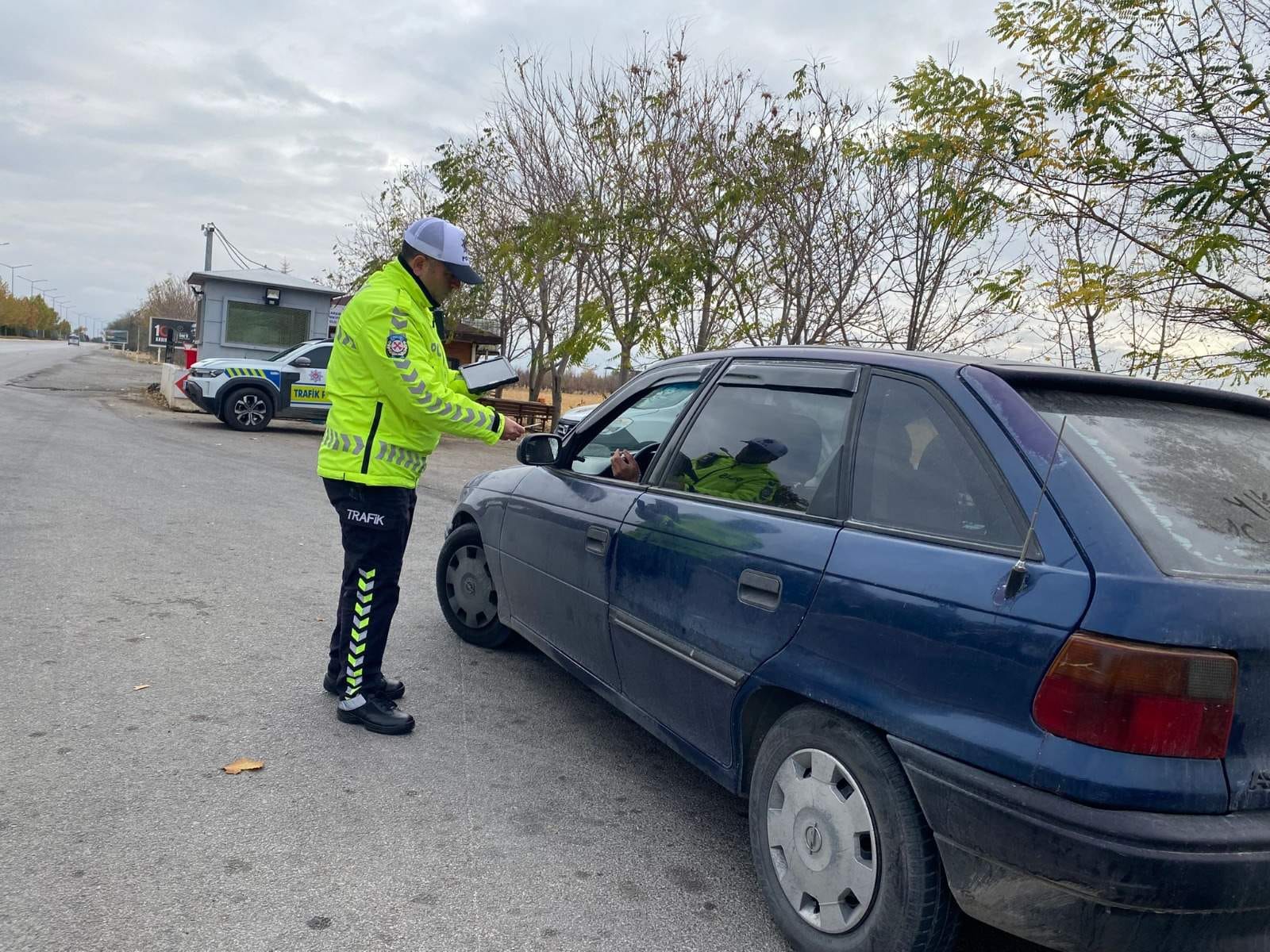 Karamanda Silahlar Ve Bicaklar Ele Gecirildi 5 Tutuklama (2)