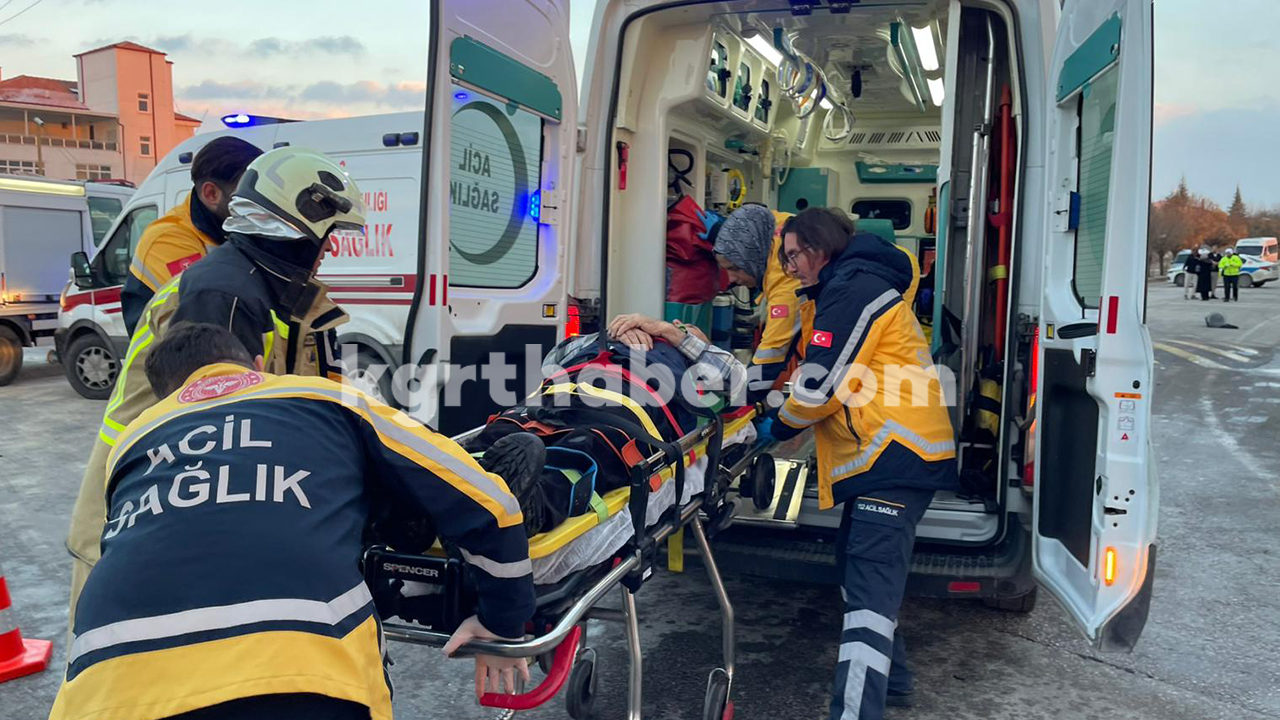 Karamanda Trafik Kazasi Yaralilar Var (3)