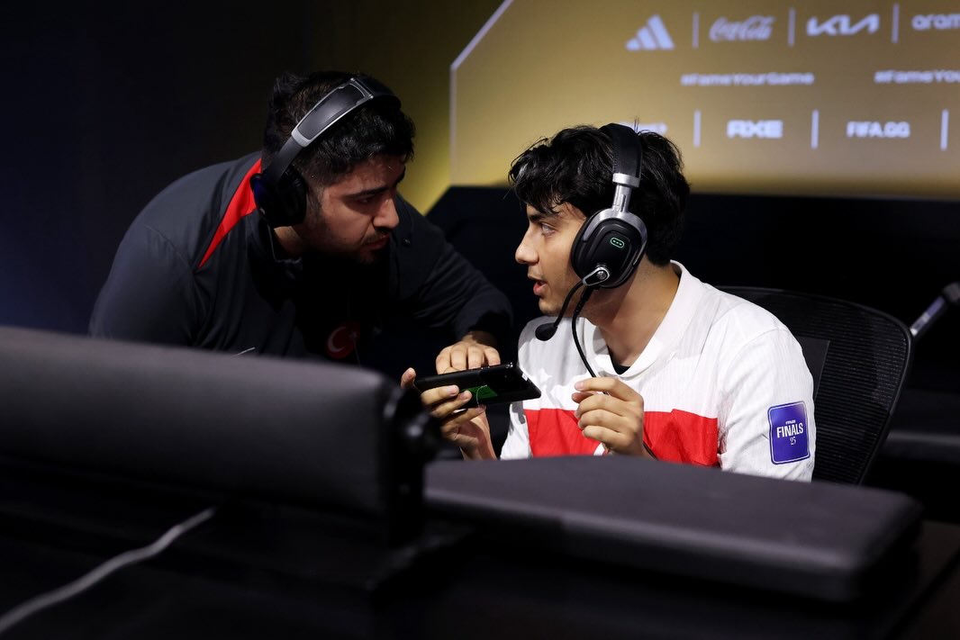 Karamanli Genc Fifae Dunya Kupasinda Turkiyeyi Temsil Etti (1)