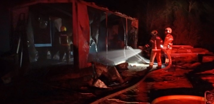 Kullukte Birakilan Sigara Barakayi Kule Cevirdi (2)