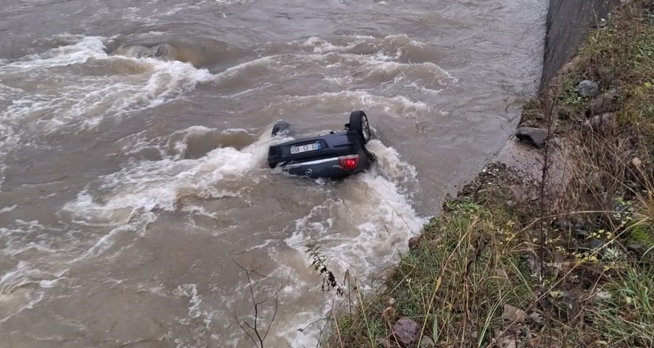 Mezar Yeri Bakmaya Giderken Dereye Ucan 2 Kisi Hayatini Kaybetti (2)