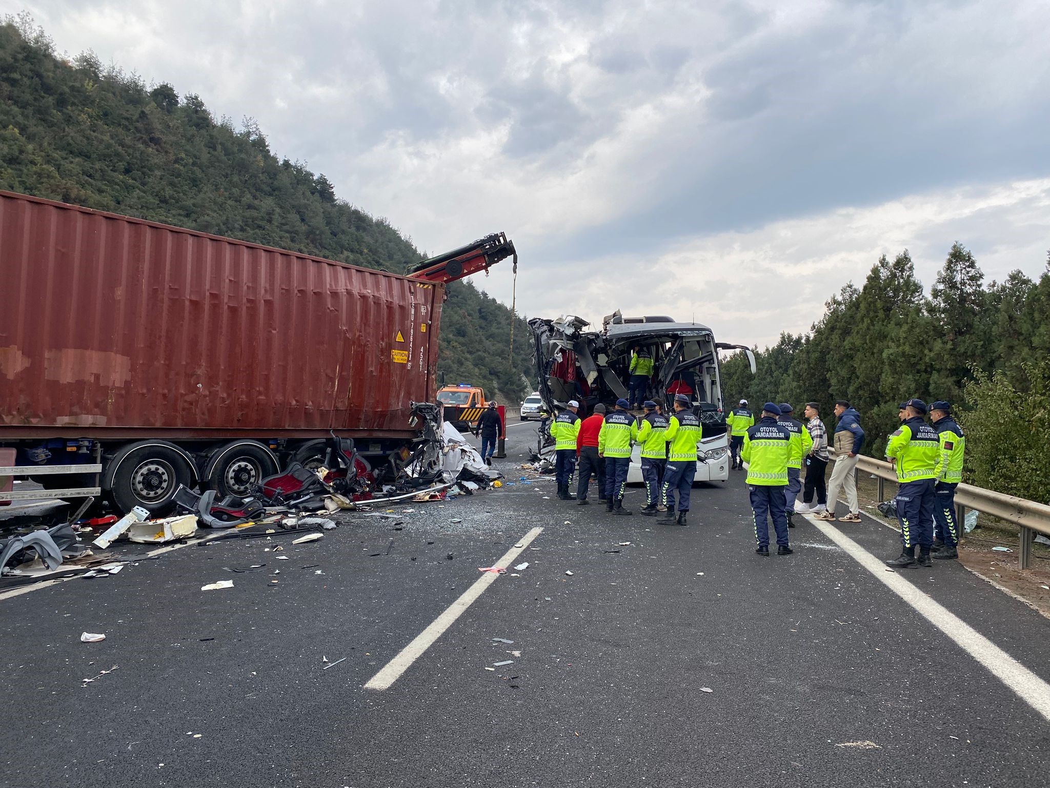 Osmaniyedeki Feci Trafik Kazasinda Can Kaybi 7Ye Yukseldi (3)