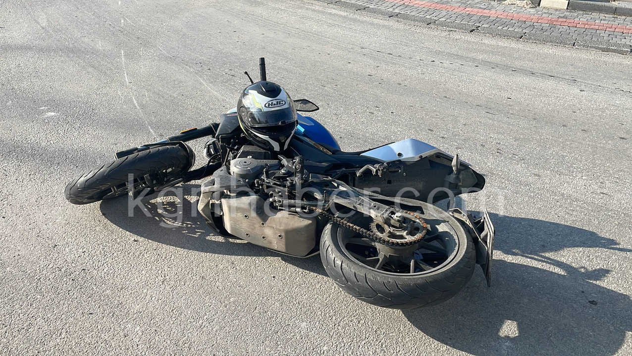 Otomobille Carpisan Motosikletli Yaralandi5