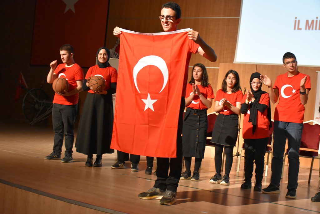 Ozel Ogrenciler Yetenekleriyle Sahne Aldi (6)