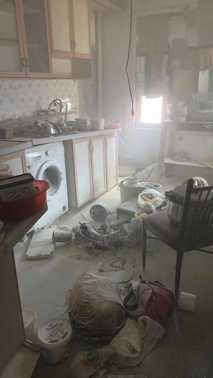 Polisleri Gorunce Ates Acti Evde Yangin Cikardi (1)