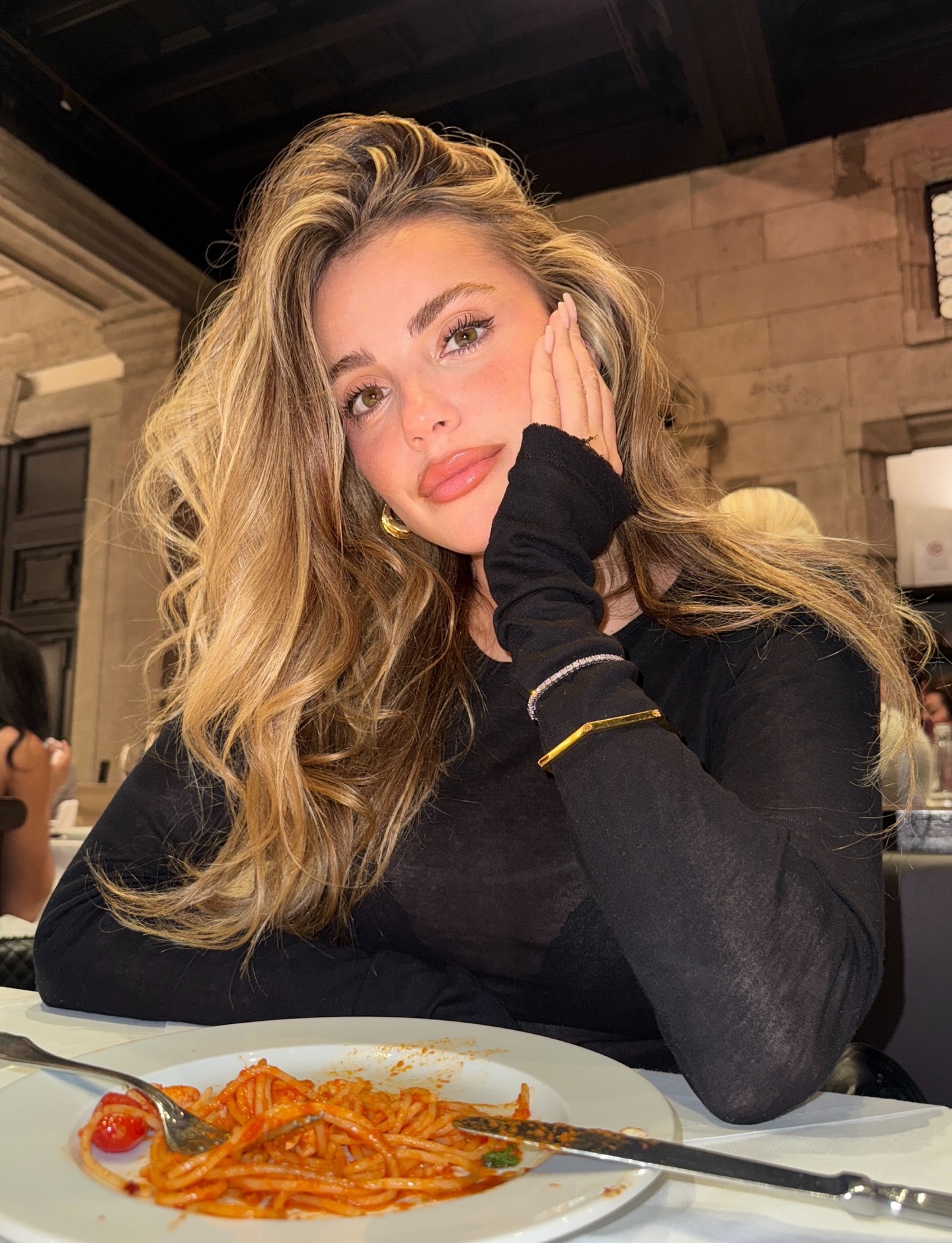 Uyusturucu Sorusturmasinda Ezgi Eyuboglu Gozaltina Alindi (3)