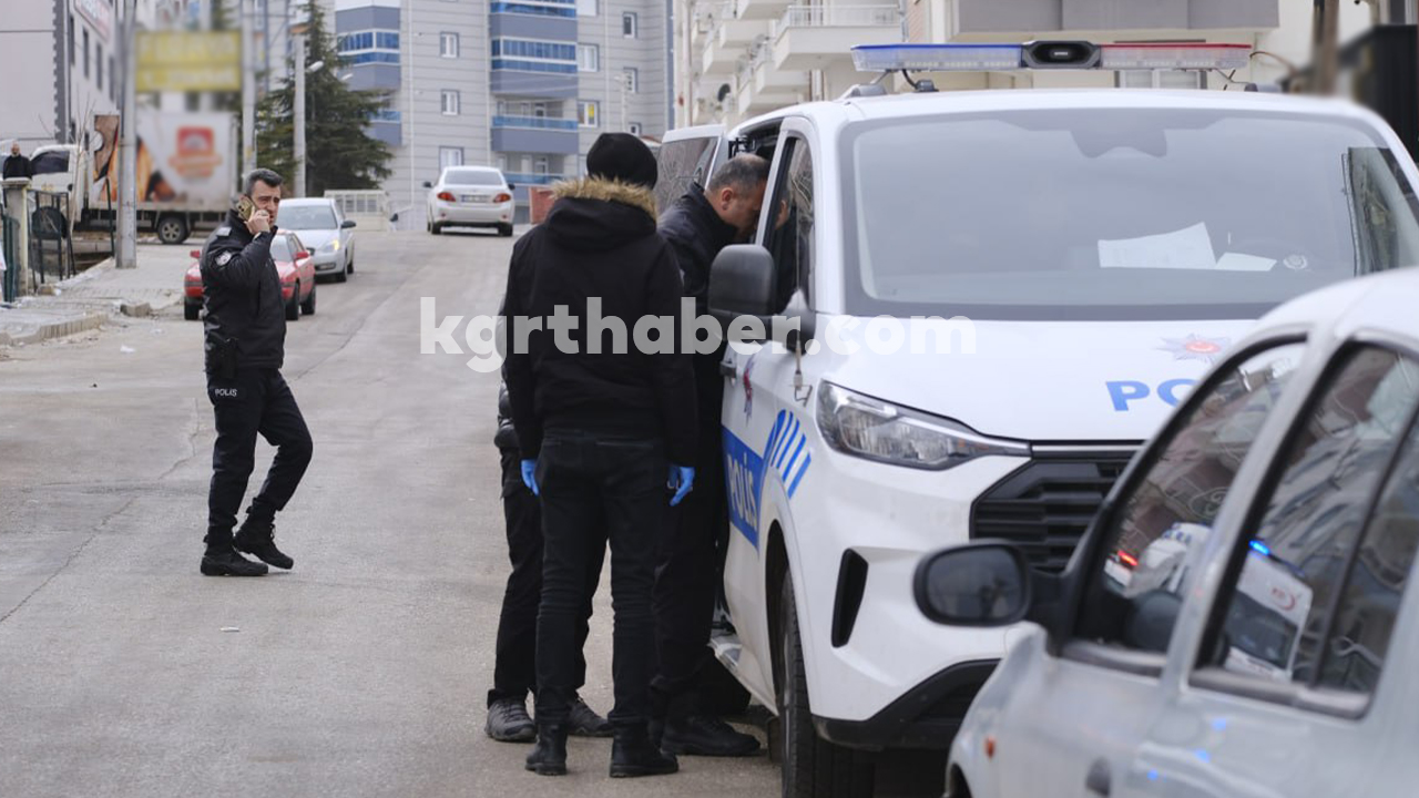 26 Yasindaki Genc Apart Dairesinde Olu Bulundu (3)