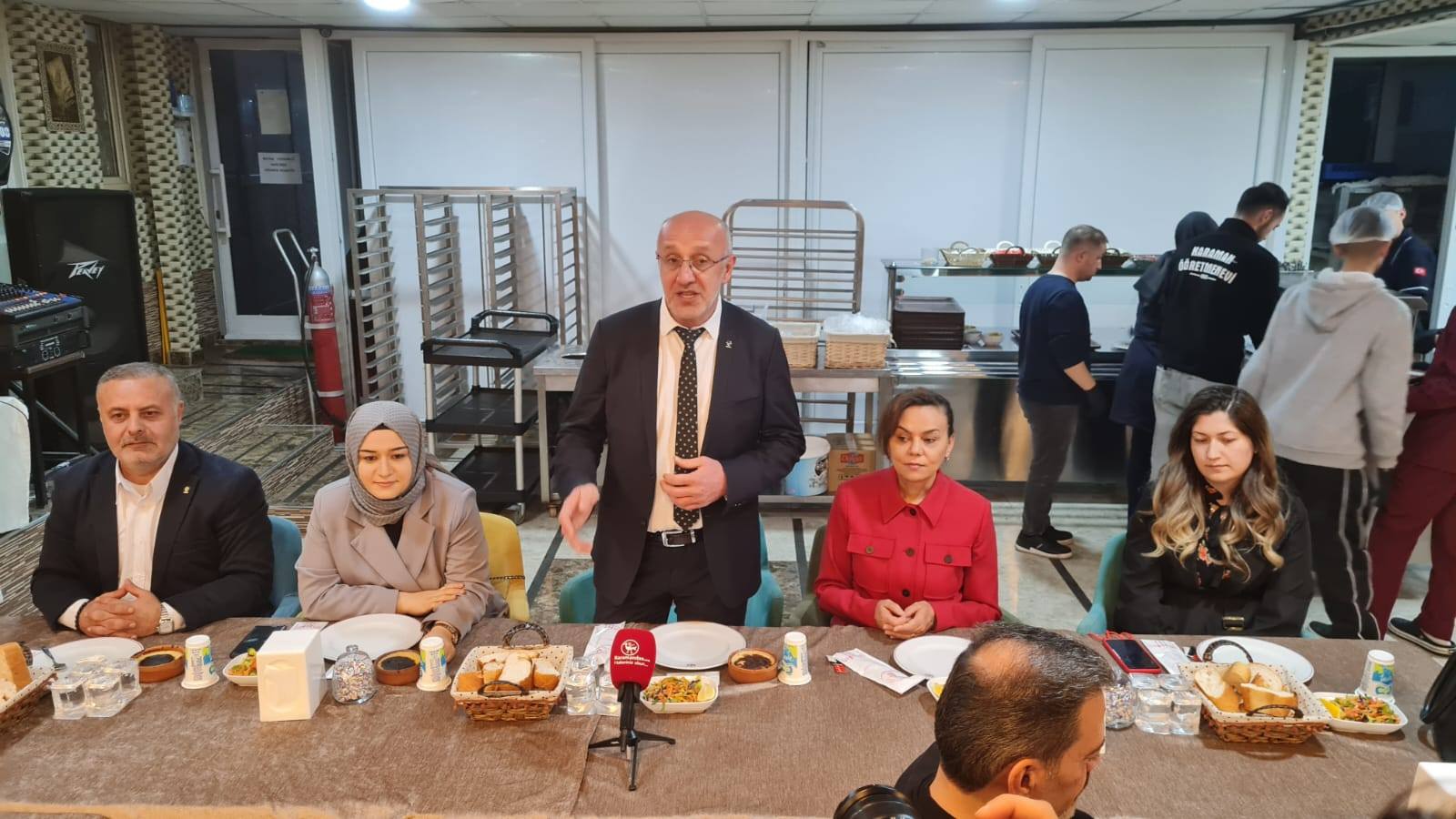 Ak Parti Karaman Il Baskanligi Gazetecileri Unutmadi (1)