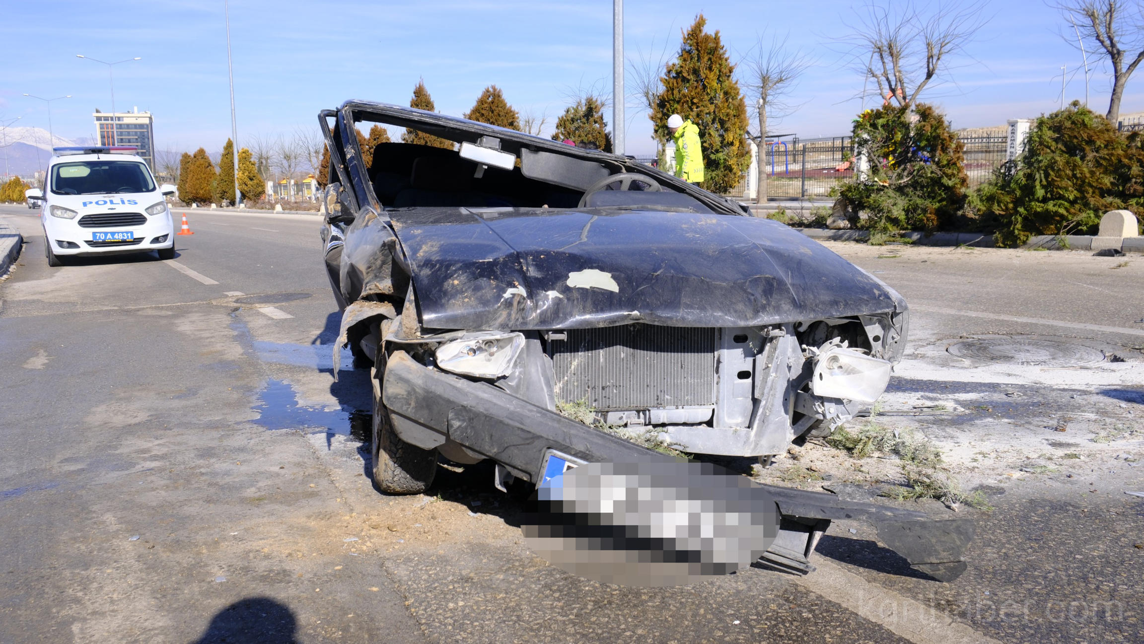 Annesini Aramak Isterken Kaza Yapti Olumden Dondu1