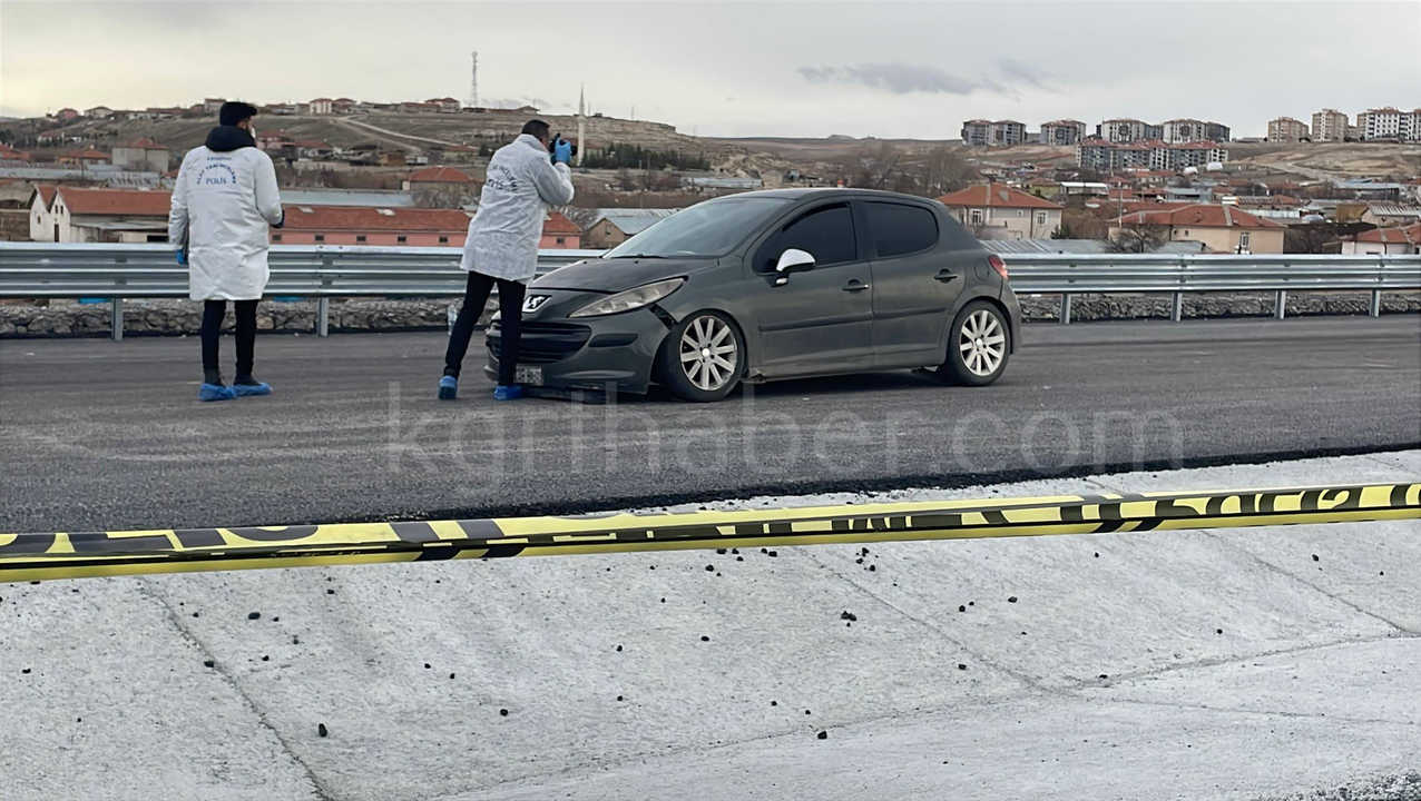 Aracinda Basindan Vurulmus Halde Bulundu12