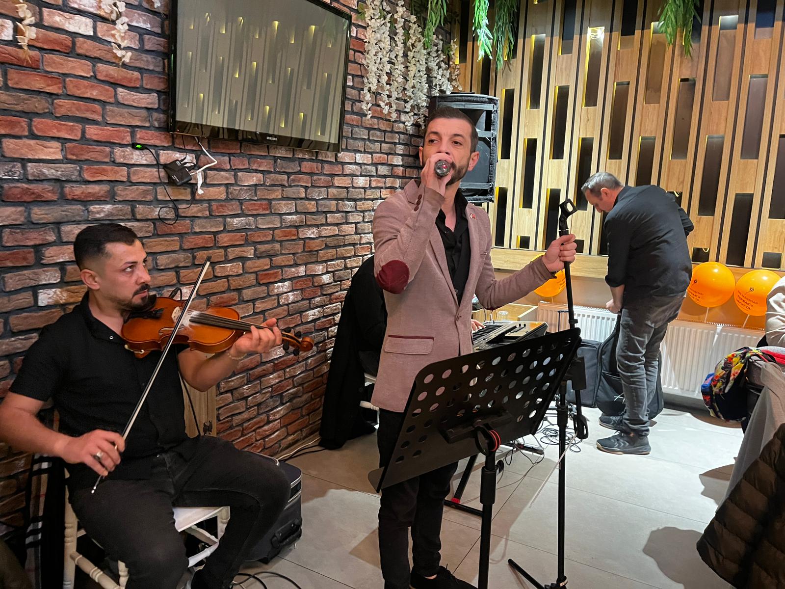 Bir Aksam Bir Umut Topraka Destek Yemegi (2)