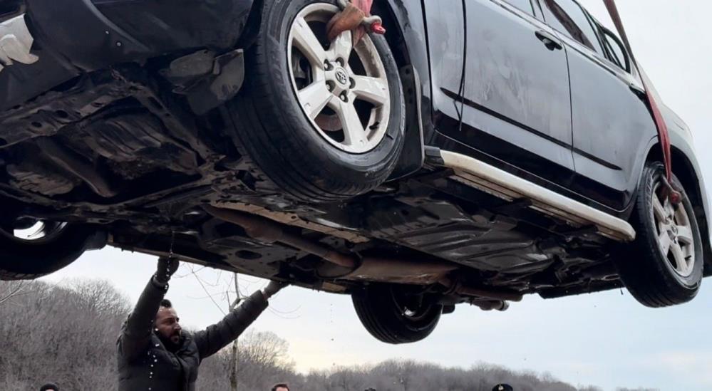 Elif Kumalin Aracinda Dikkat Ceken Supheli Detaylar1