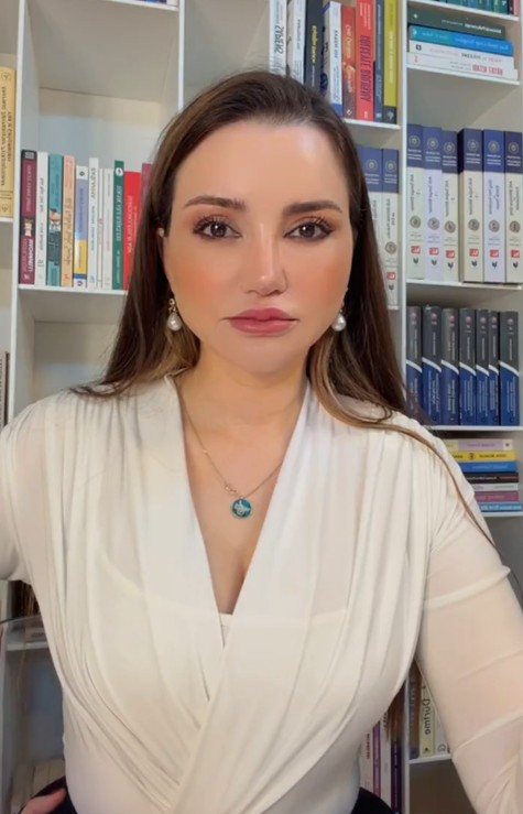 Esra Ezmeciye Sahte Unvan Soku 10 Ay Hapis Karari (2)