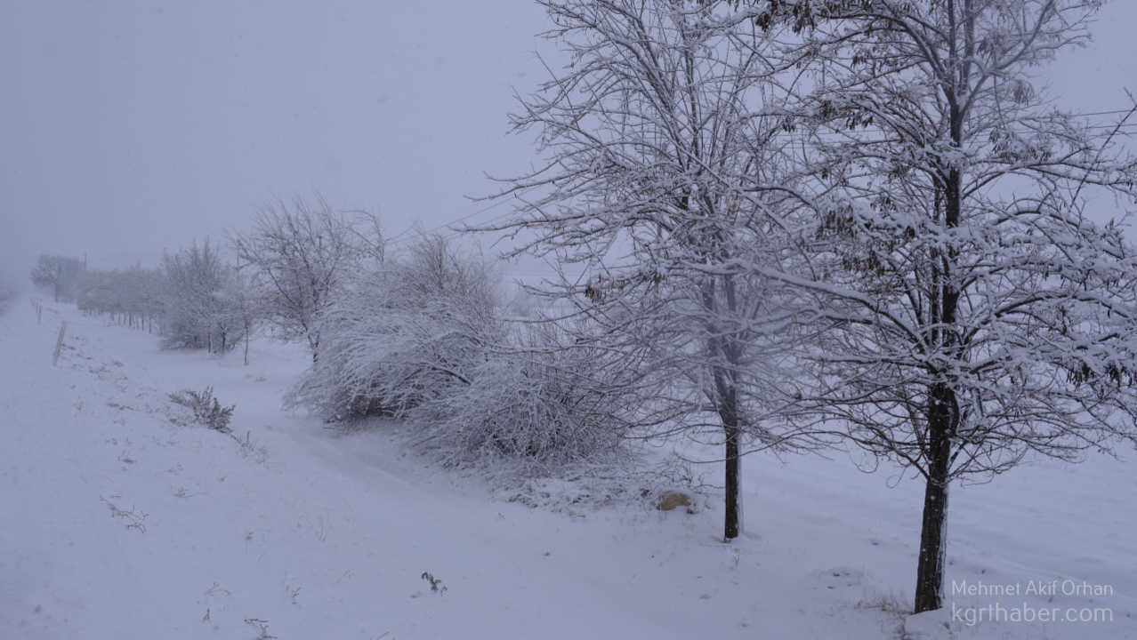 Kar Yagisi Karamanda Kartpostallik Manzaralar Olusturdu0