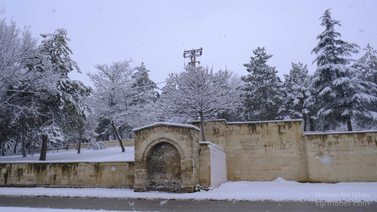 Kar Yagisi Karamanda Kartpostallik Manzaralar Olusturdu1