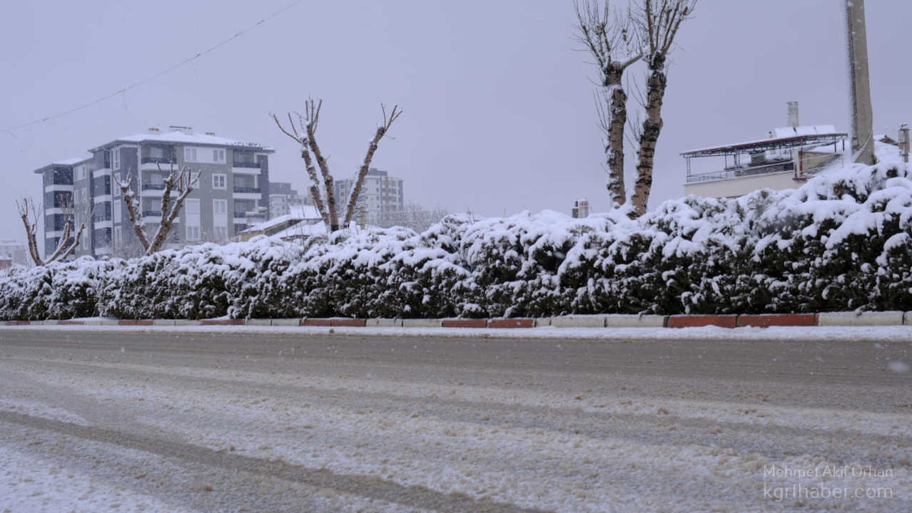 Kar Yagisi Karamanda Kartpostallik Manzaralar Olusturdu11