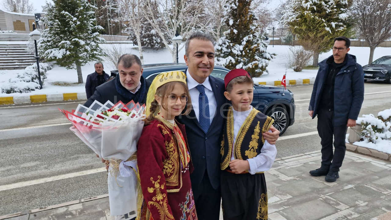 Karaman Yeni Valisi Hayrettin Cicek Gorevine Basladi1