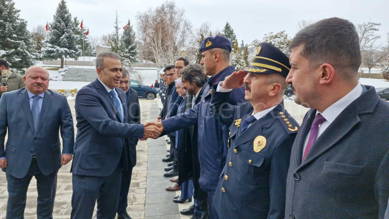 Karaman Yeni Valisi Hayrettin Cicek Gorevine Basladi3