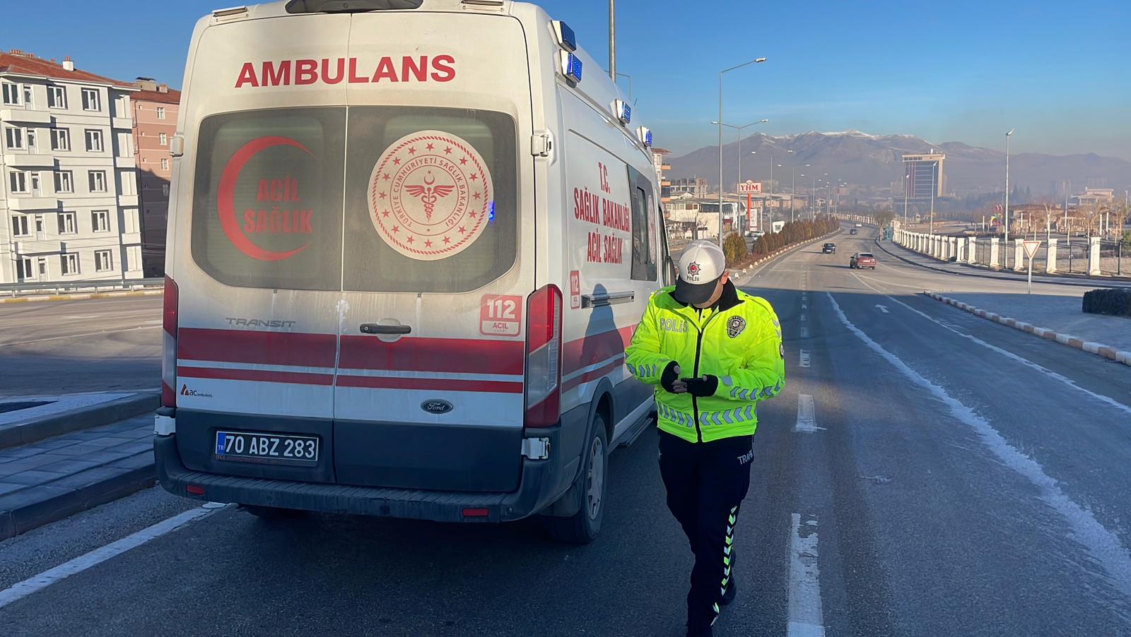 Karamanda Buz Tutan Yolda Kontrolden Cikan Elektrikli Bisiklet Devrildi (2)