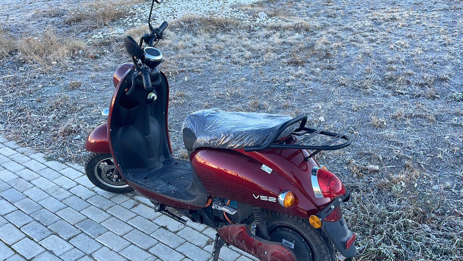 Karamanda Buz Tutan Yolda Kontrolden Cikan Elektrikli Bisiklet Devrildi (5)