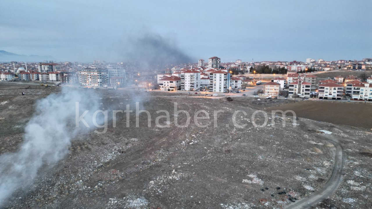 Karamanda Dumanlar Panik Yaratti Itfaiye Yangini Sondurdu4