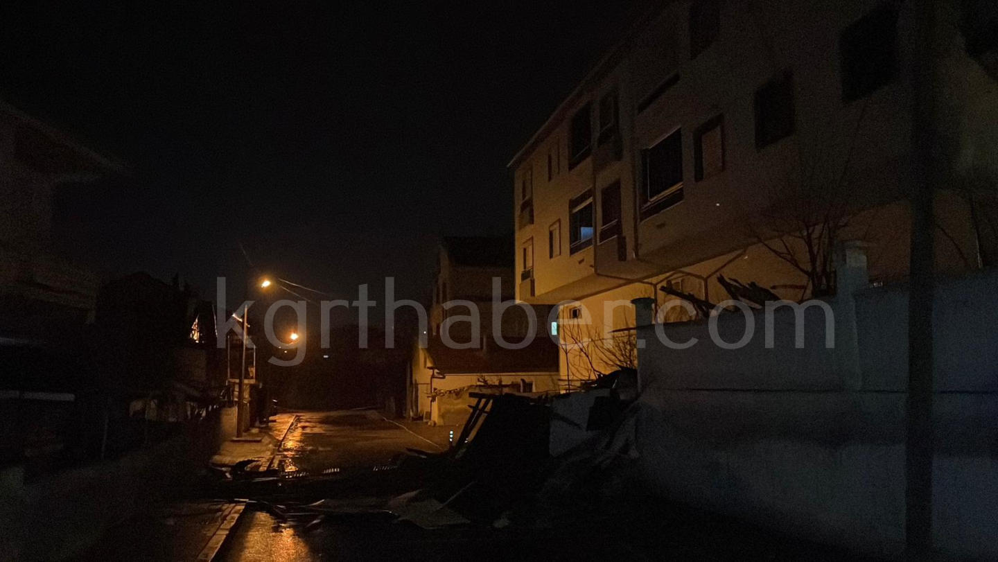 Karamanda Firtinada Ortalik Savas Alanina Dondu2