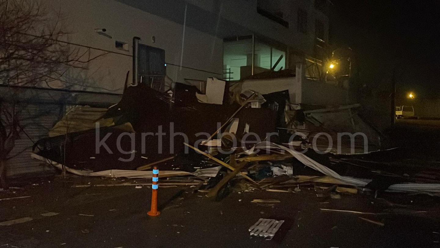 Karamanda Firtinada Ortalik Savas Alanina Dondu6