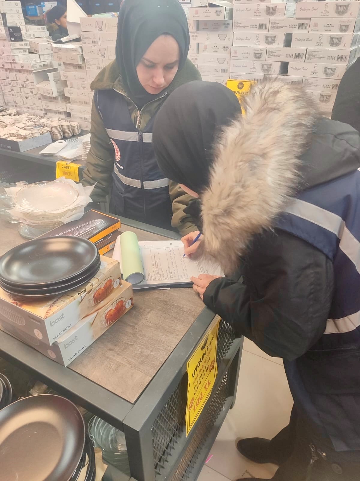 Karamanda Fiyat Artislarinin Onune Gecmek Icin Sahadalar (1)