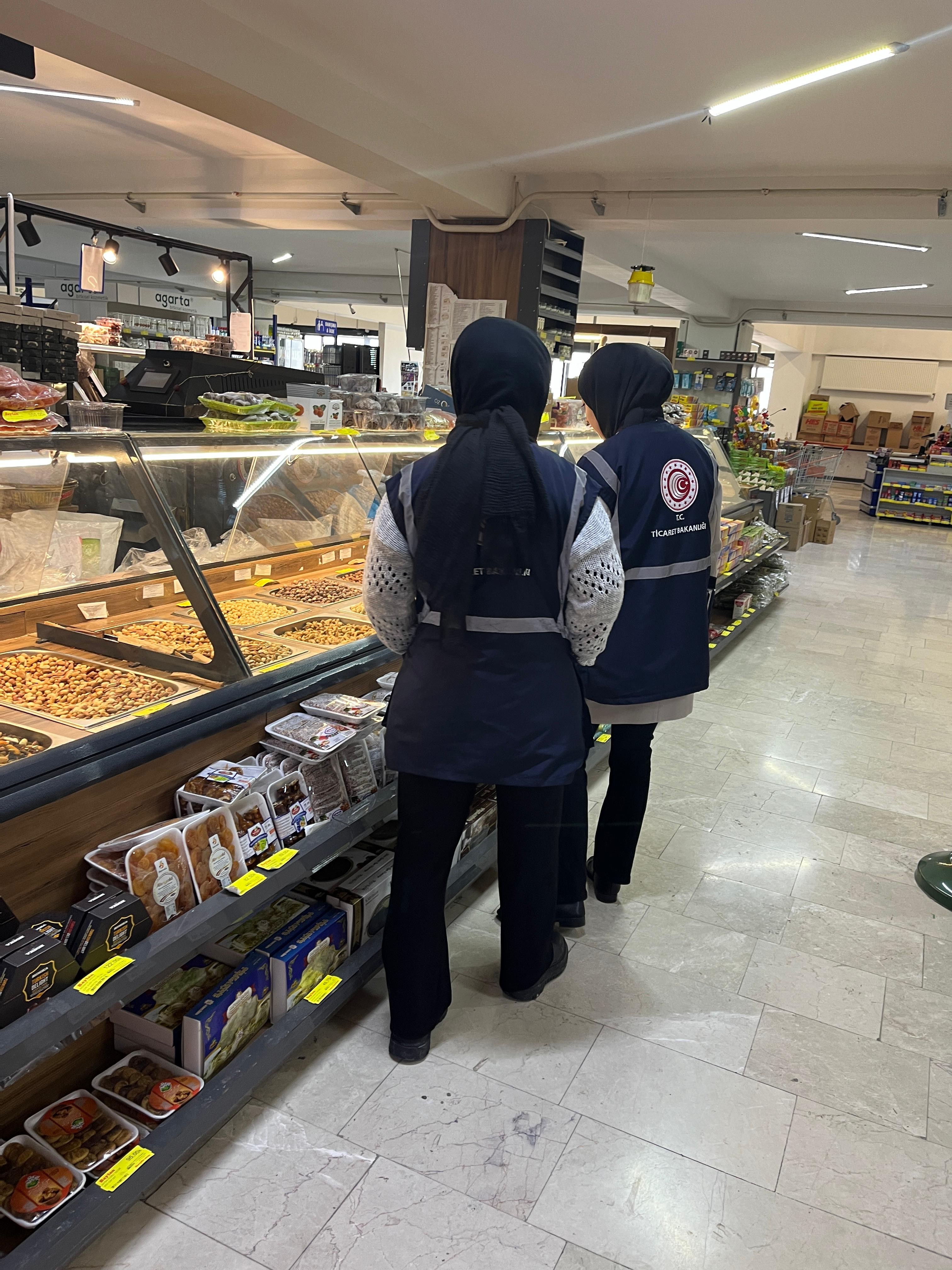 Karamanda Fiyat Artislarinin Onune Gecmek Icin Sahadalar (4)