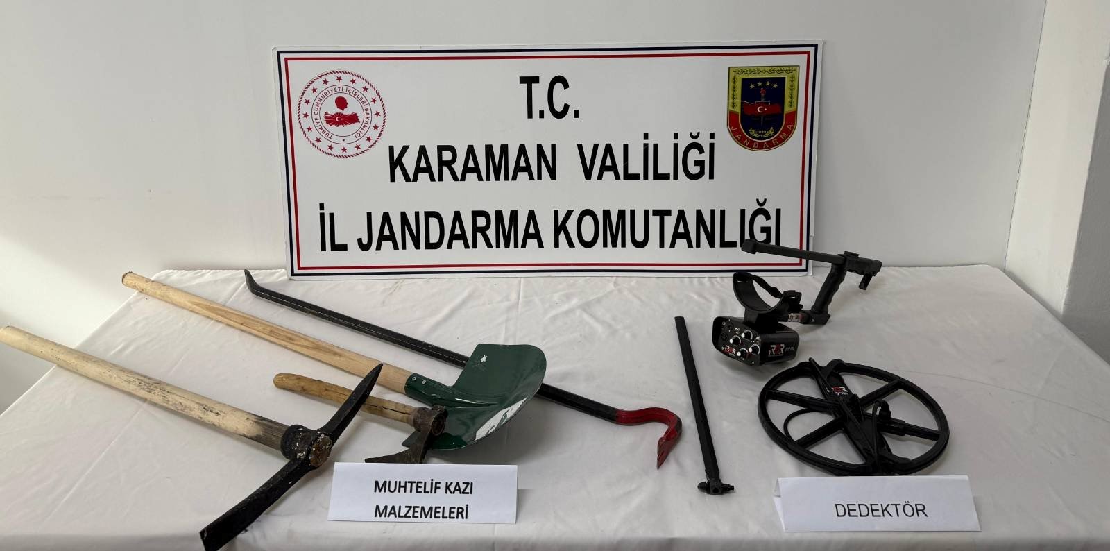 Karamanda Jandarma Bir Haftada 37 Aranan Sahis Yakaladi (4)