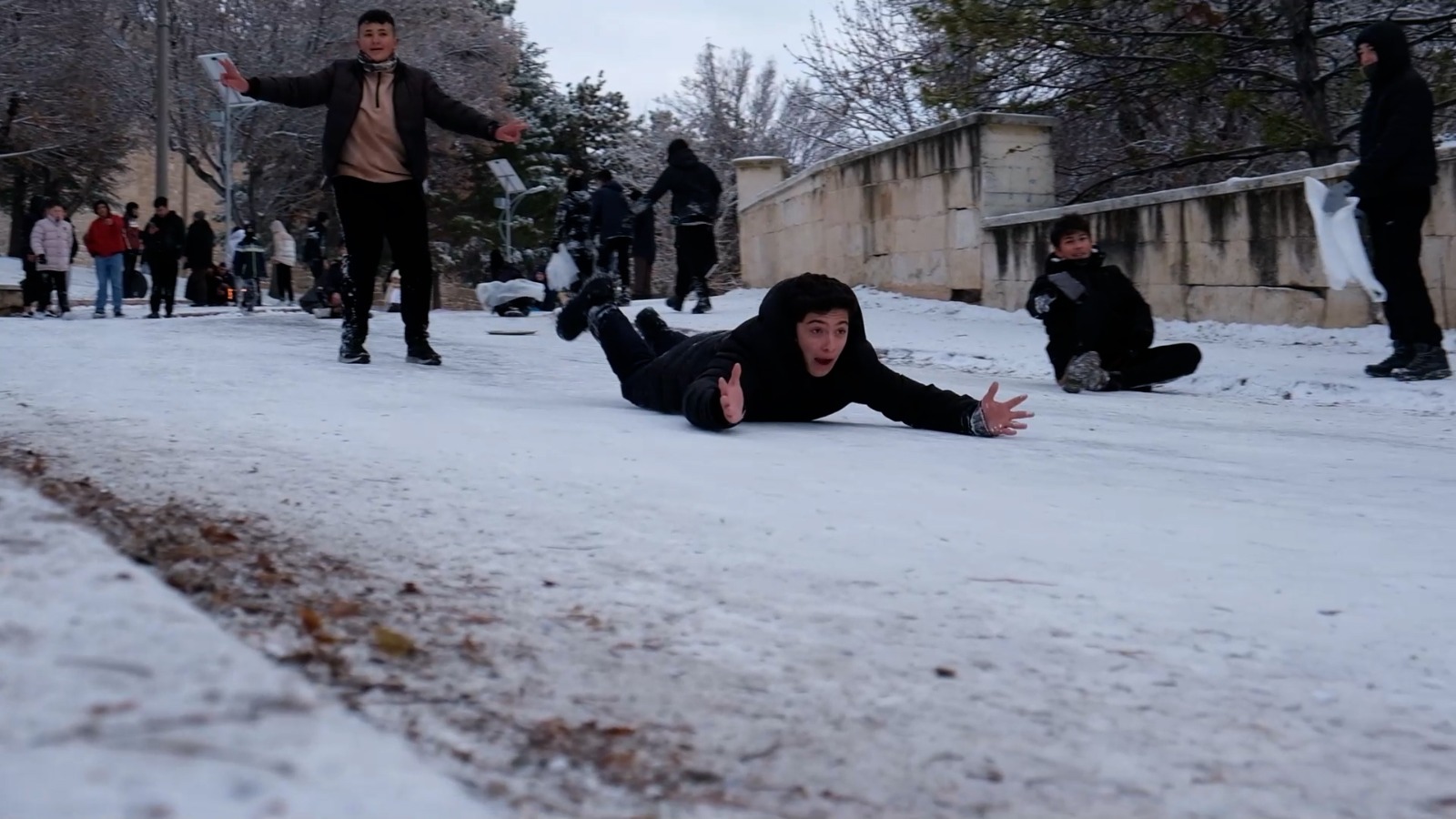 Karamanda Kar Tatilinde Cocuklar Doyasiya Eglendi (1)