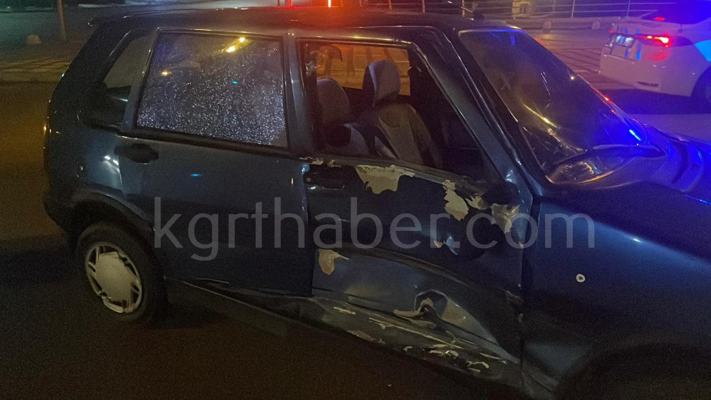 Karamanda Kaza Otomobiller Kavsakta Carpisti2