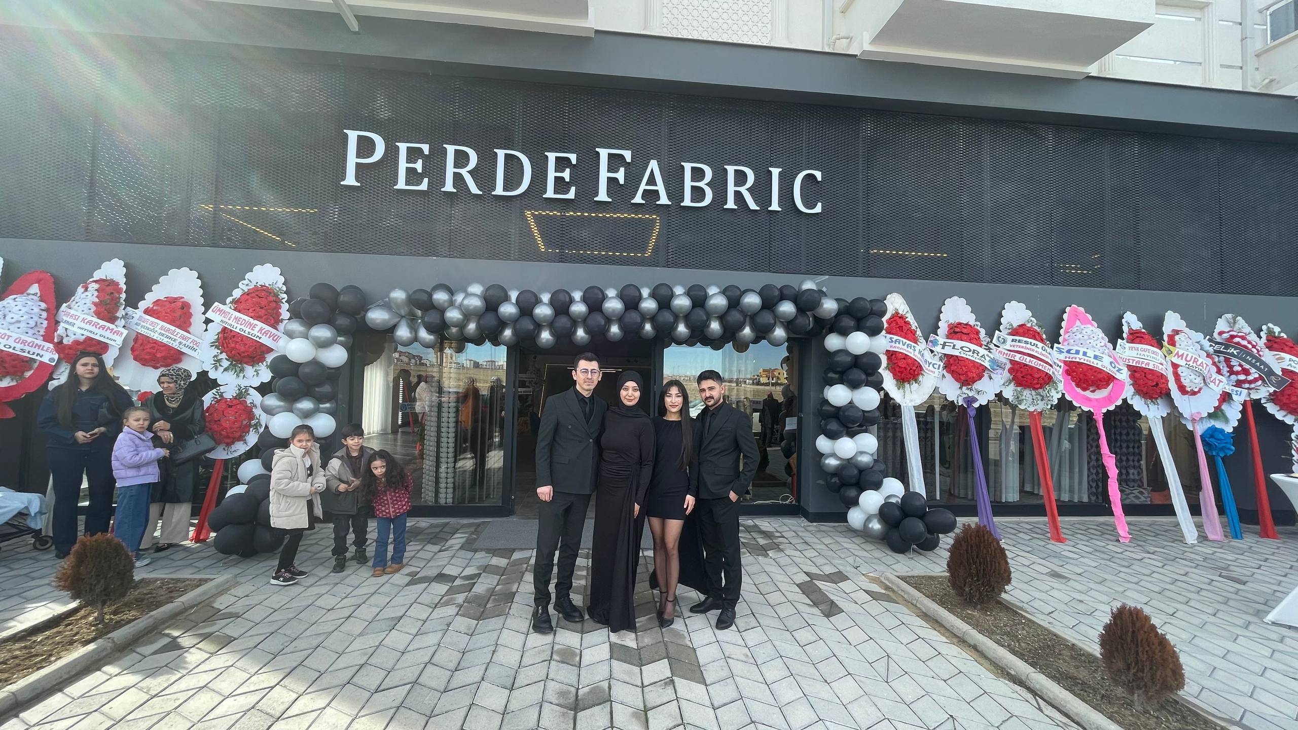 Karamanda Perde Fabric Dualarla Acildi (1)