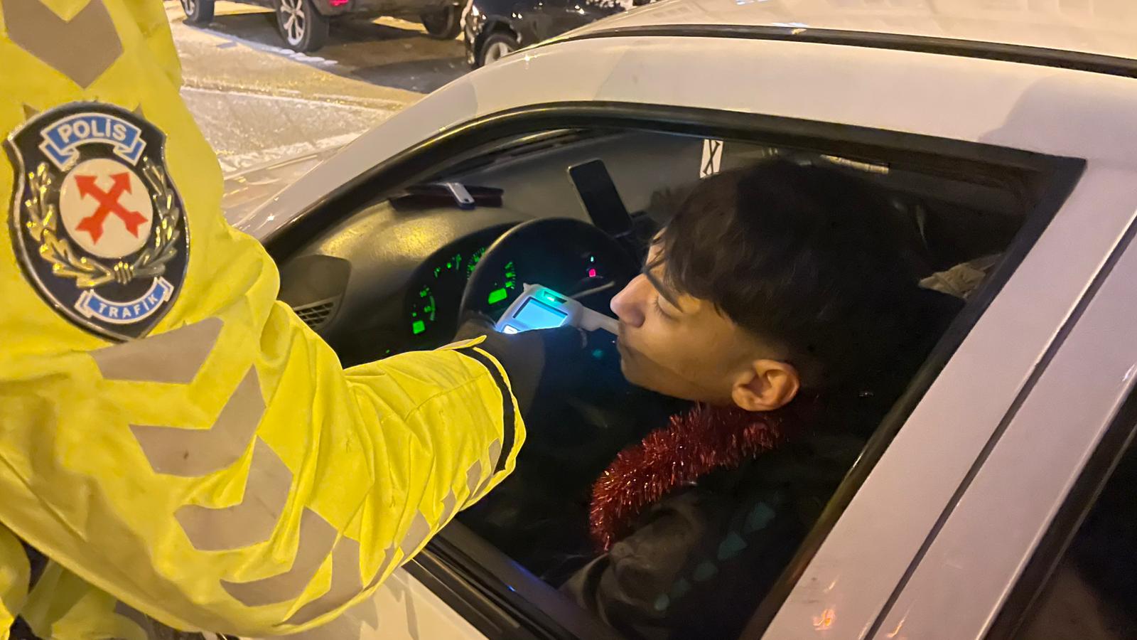 Karamanda Yilbasi Gecesi Trafik Denetimleri Sabaha Kadar Surdu (5)