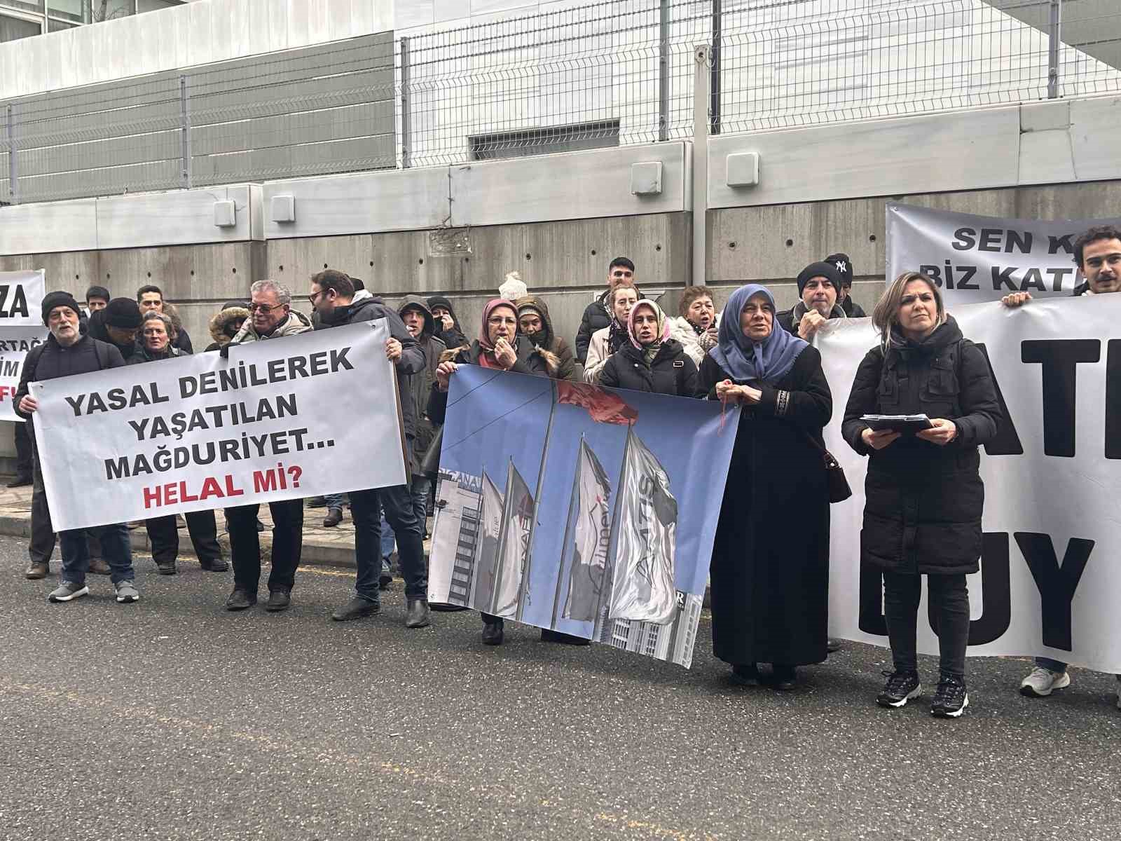 Katilimevim Onunde Buyuk Tepki Magdurlar Isyanda (1)