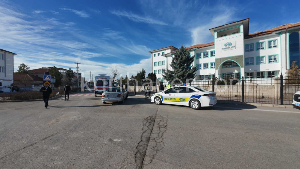 Kavsakta Carpistilar 3 Kisi Yarali3