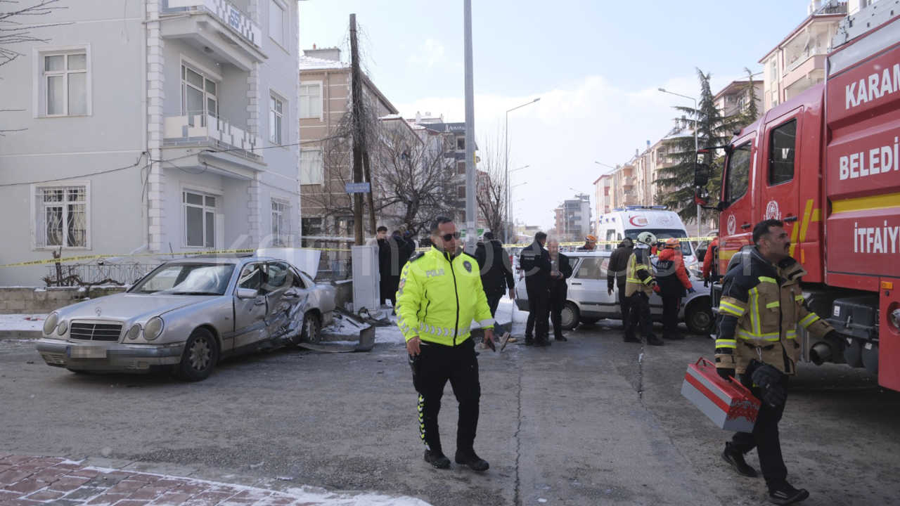 Kavsaktaki Feci Kazada Surucu Hafif Esi Agir Yaralandi5