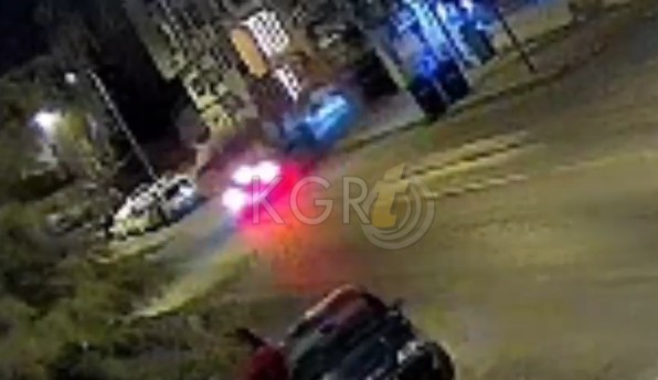 Kaza Ani Kameraya Yansidi Park Halindeki Otomobile Carpti 1 Yarali (2)