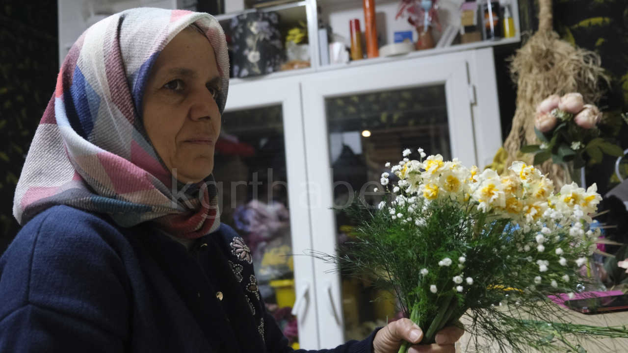 Kis Aylarinin Vazgecilmezi Nergis Cicegi Yok Satiyor6