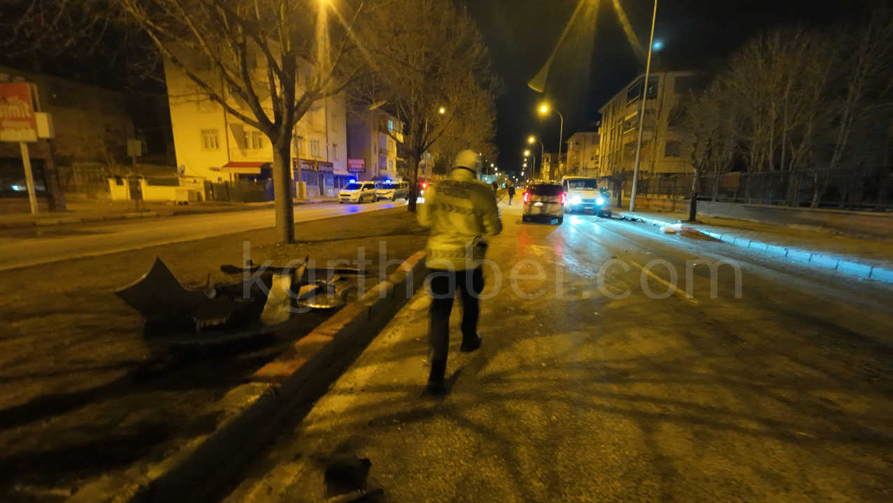 Kontrolden Cikan Arac Defalarca Savruldu O Anlar Kamerada4