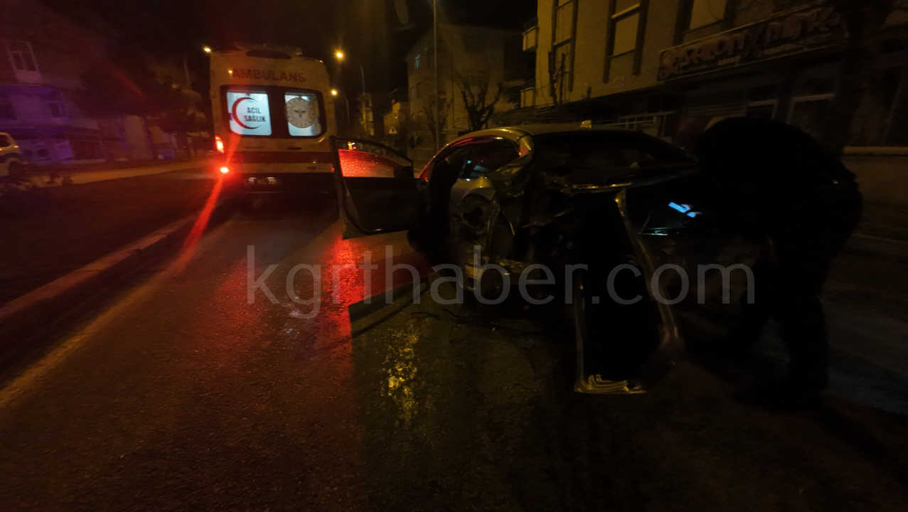 Kontrolden Cikan Arac Defalarca Savruldu O Anlar Kamerada5