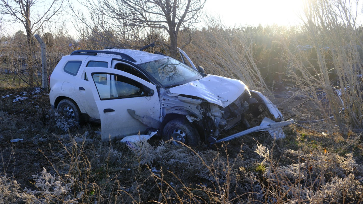 Kontrolden Cikan Cip Levhalari Devirerek Yol Kenarina Savruldu 1 Yarali2