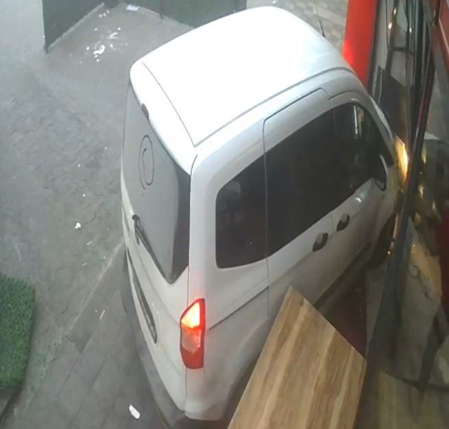 Lavas Getirirken Donerciye Araciyla Daldi1