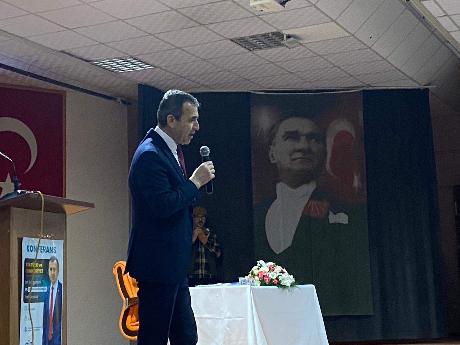 Naim Baburoglu Karamanda Ataturk Ve Cumhuriyeti Anlatti (5)
